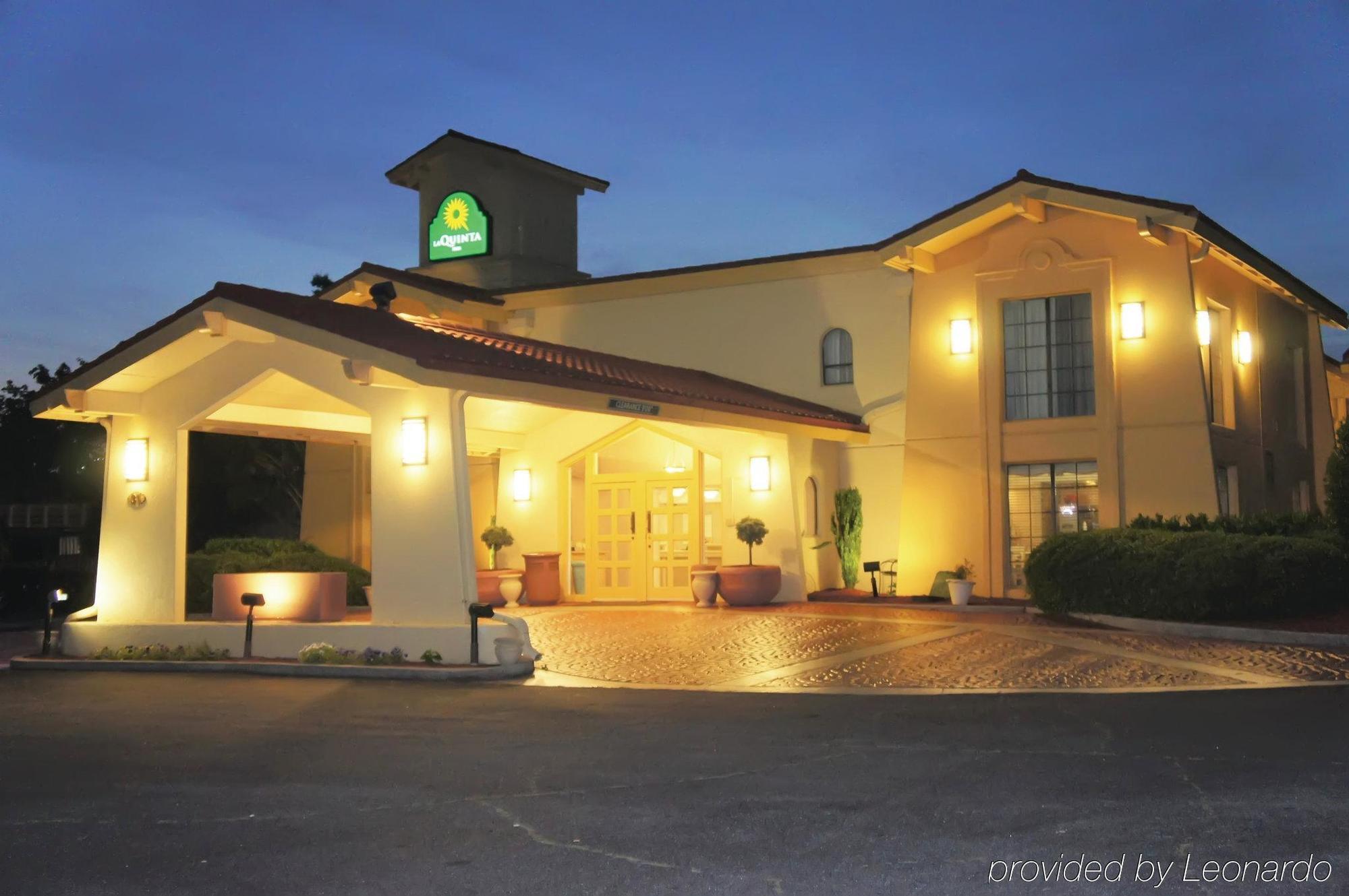 Baymont By Wyndham Greenville Woodruff Rd Exterior foto