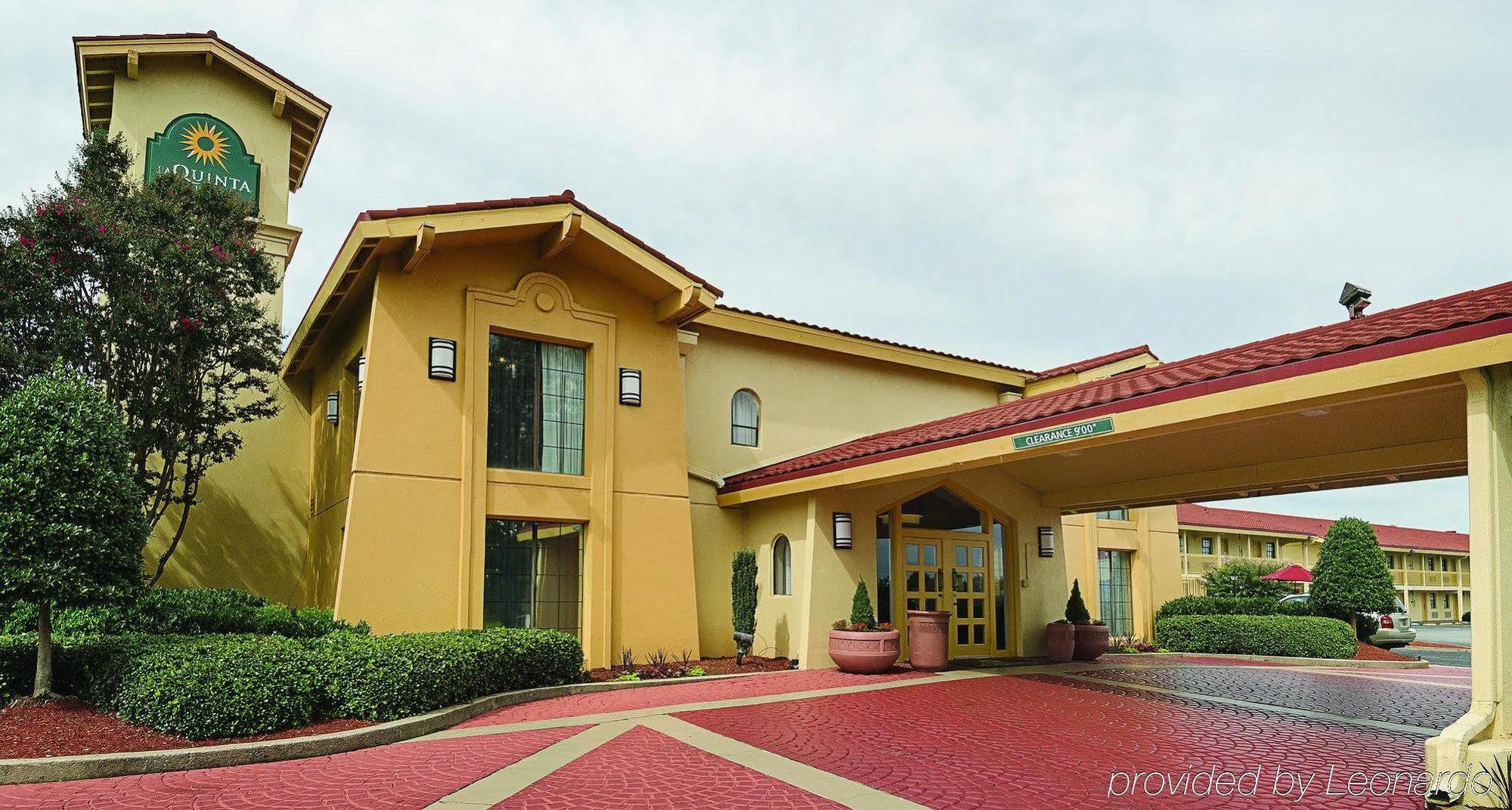 Baymont By Wyndham Greenville Woodruff Rd Exterior foto